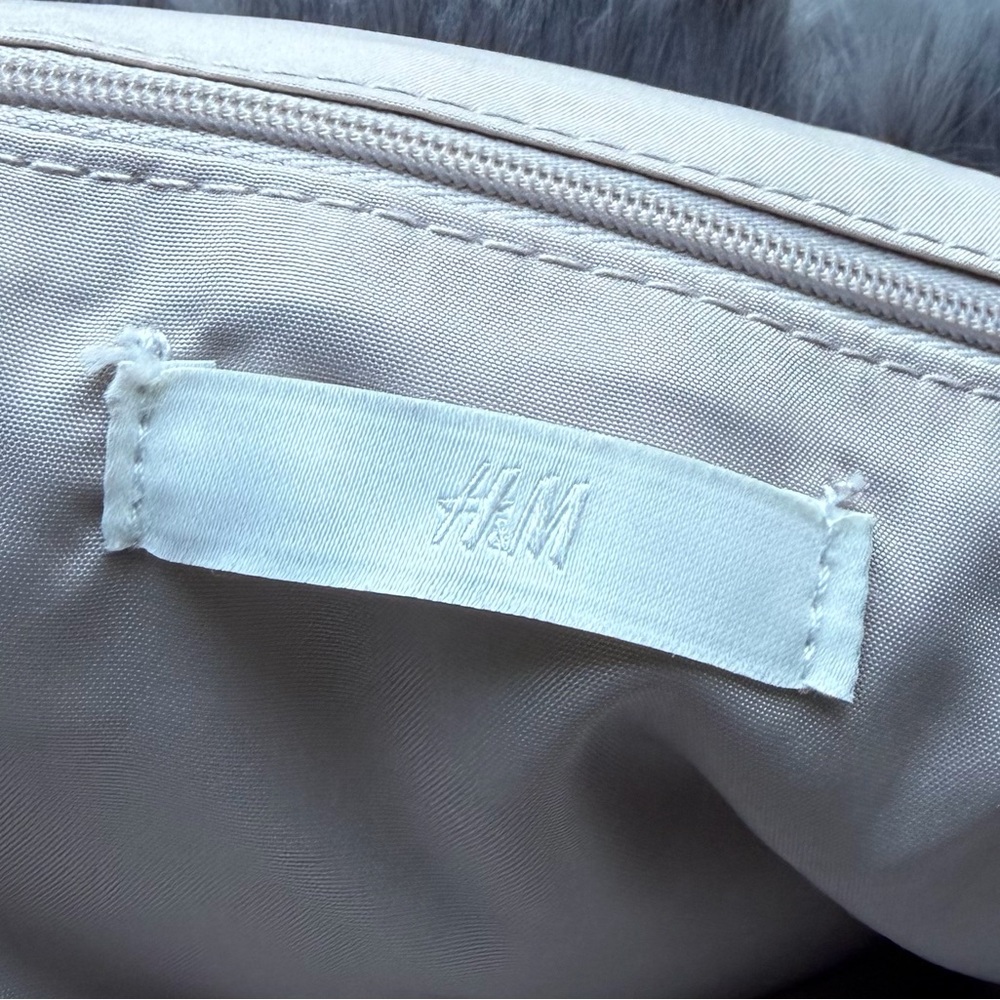 H&M FAUX FURRY TOTE BAG - Picture 5 of 6
